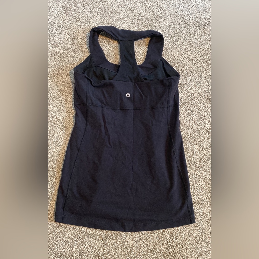 Black Lululemon tank